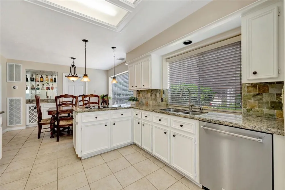 15110 Greenleaf Lane Houston, TX 77062