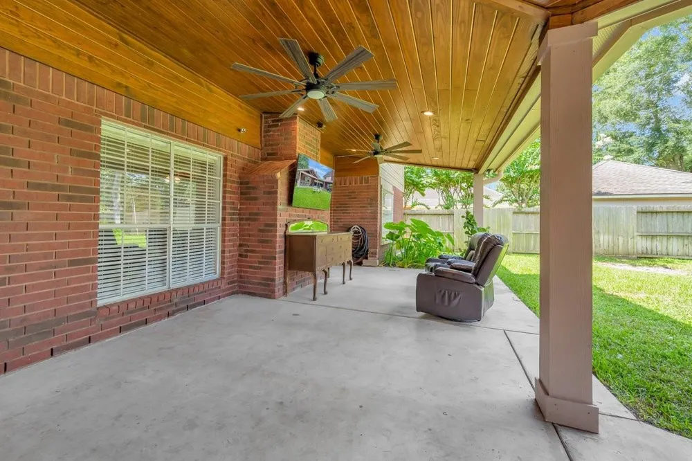 15110 Greenleaf Lane Houston, TX 77062