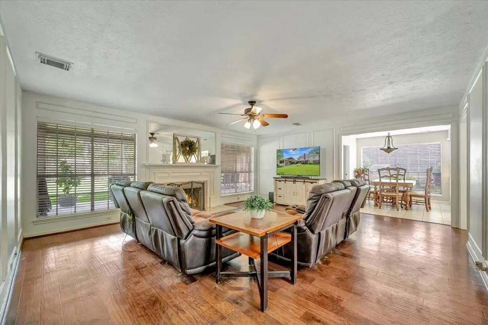 15110 Greenleaf Lane Houston, TX 77062