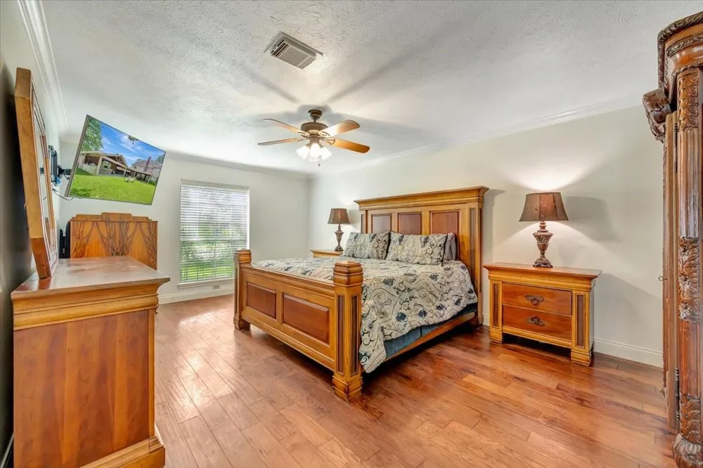 15110 Greenleaf Lane Houston, TX 77062