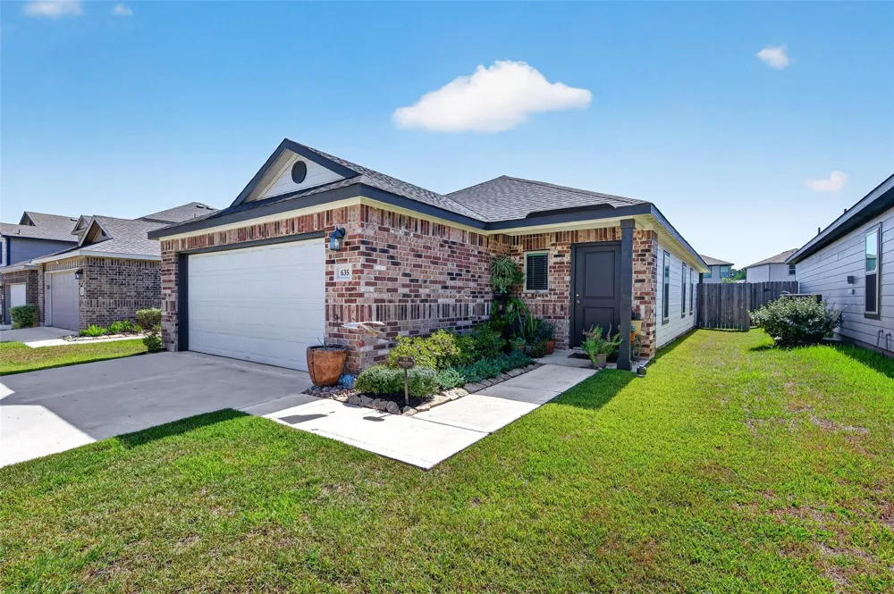 635 Levine Court Montgomery, TX 77316