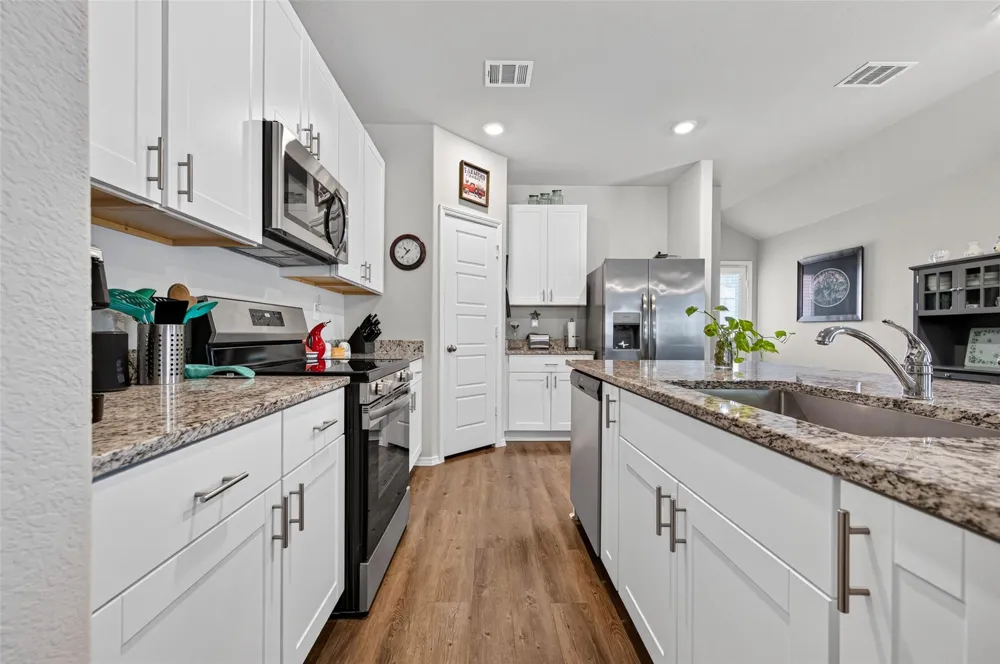 635 Levine Court Montgomery, TX 77316