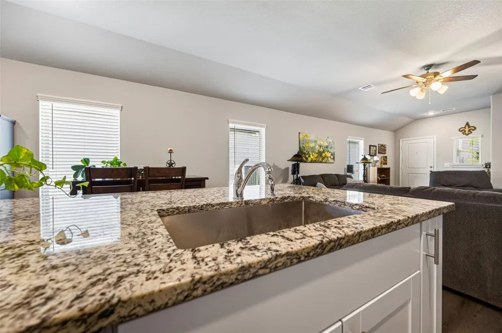 635 Levine Court Montgomery, TX 77316