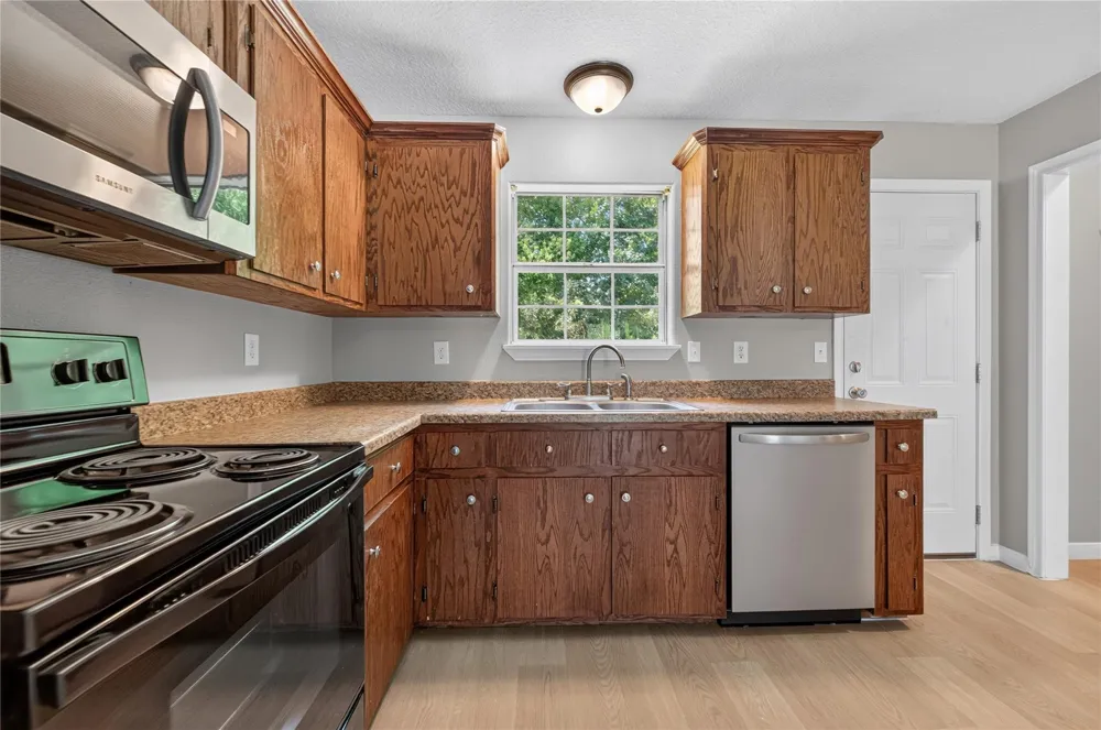 5440 Highline Drive Montgomery, TX 77316
