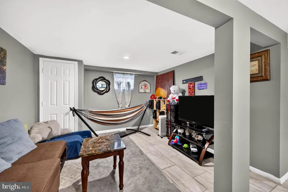 5416 HAMILTON AVENUE Baltimore, MD 21206