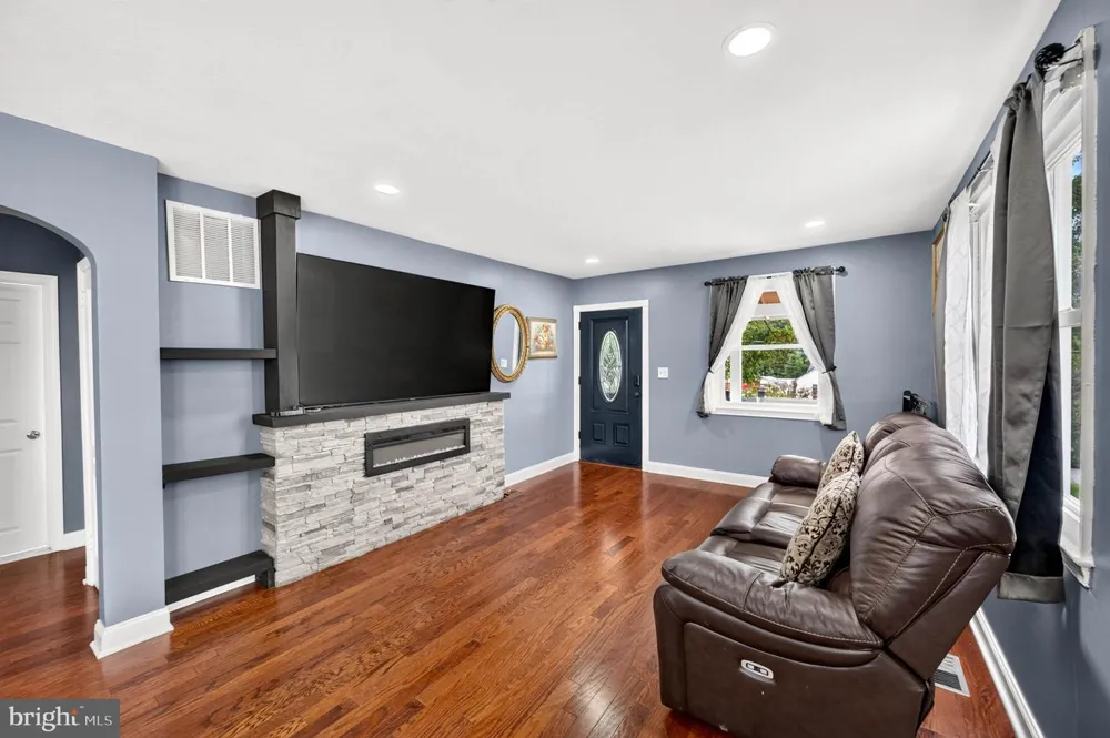 5416 HAMILTON AVENUE Baltimore, MD 21206