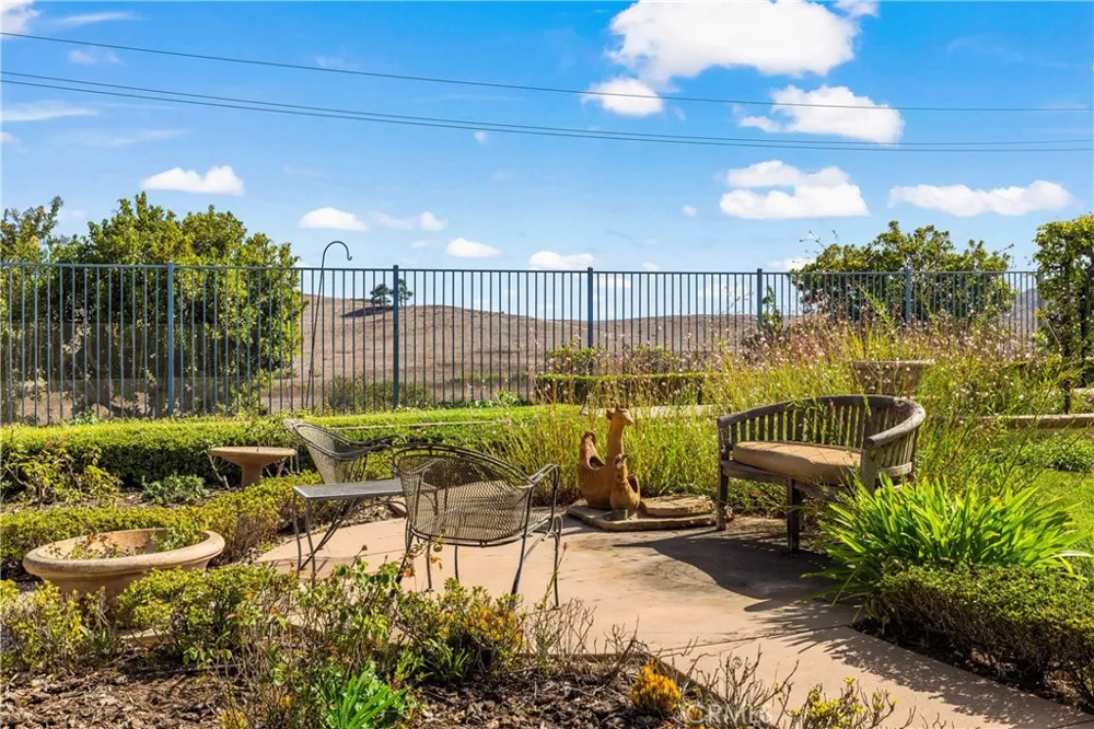 5192 Via Andrea Newbury Park, CA 91320