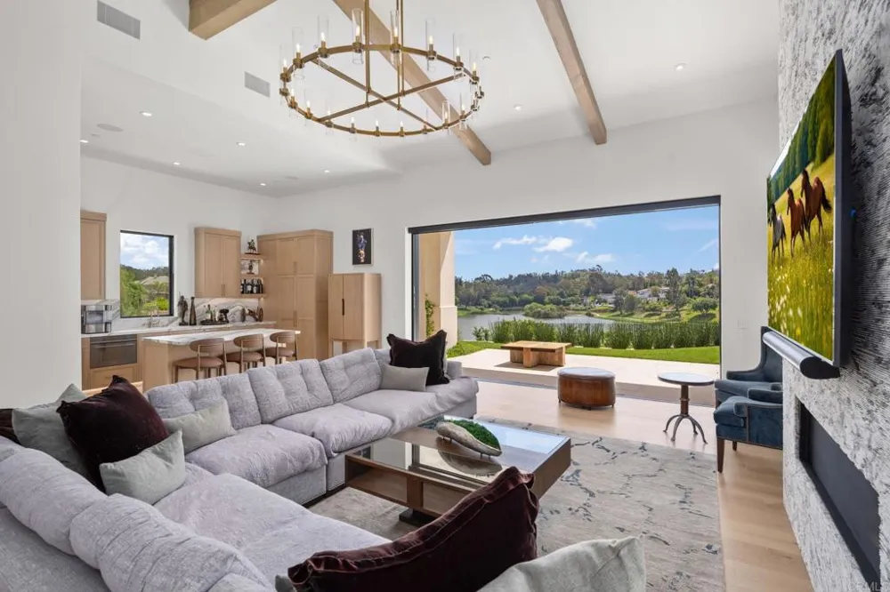 6497 Calle Del Alcazar Rancho Santa Fe, CA 92067