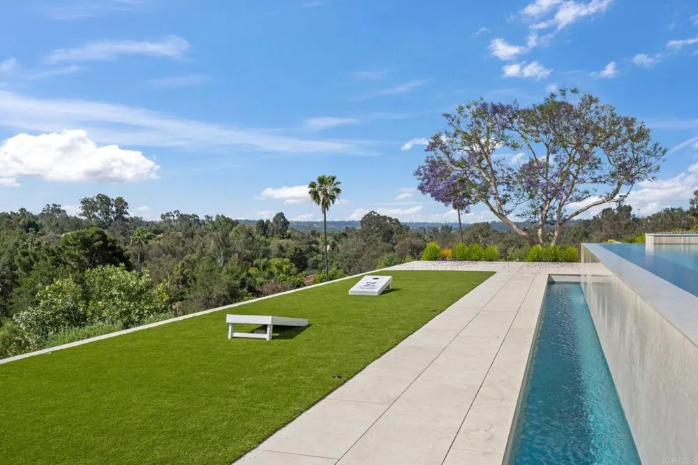 6497 Calle Del Alcazar Rancho Santa Fe, CA 92067