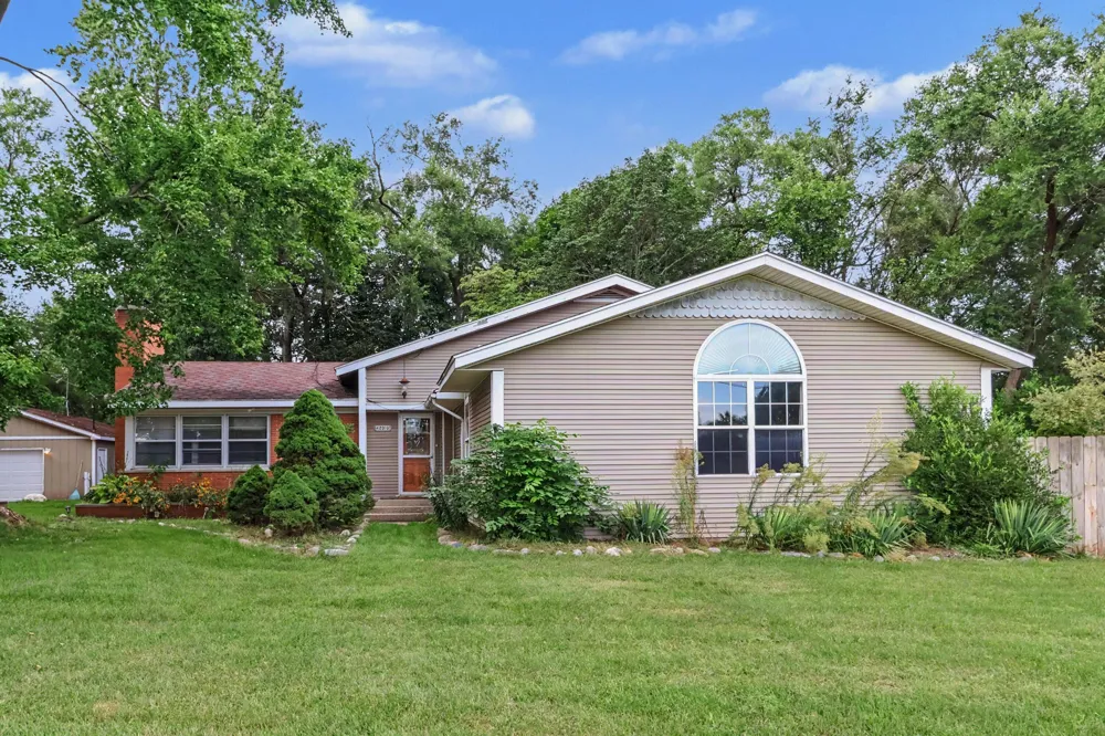 42910 Evergreen Park Drive Decatur, MI 49045