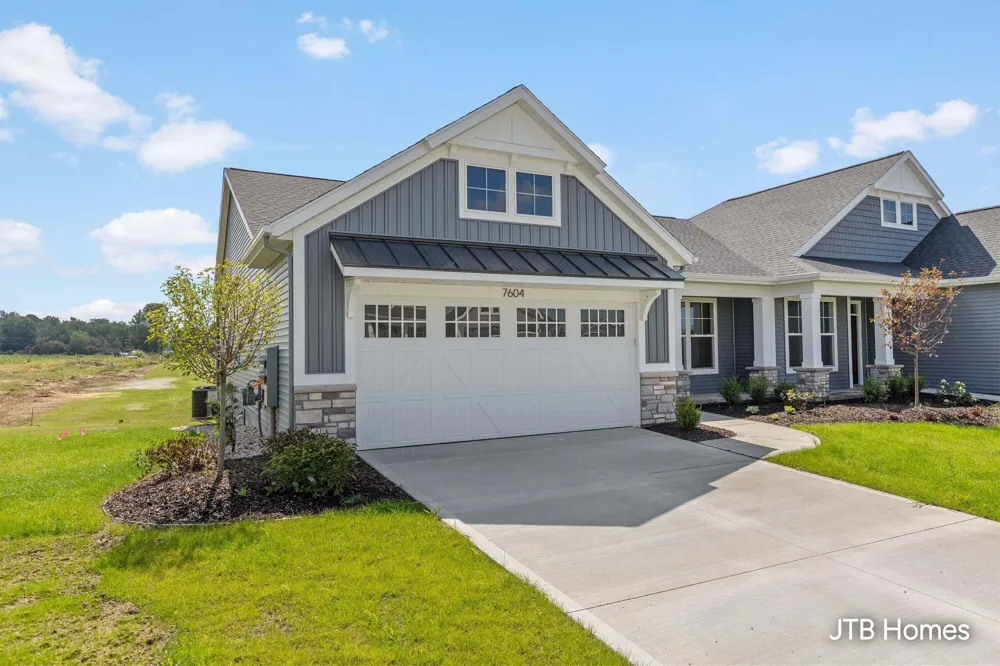 7604 Hidden Brook Lane #33 Allendale, MI 49401