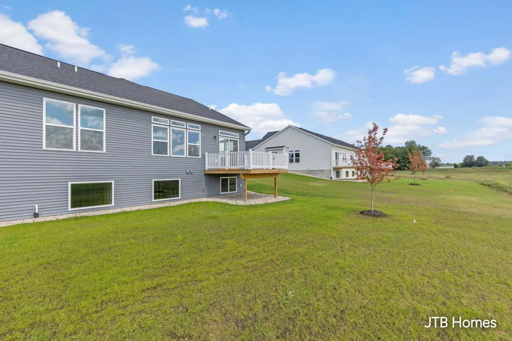 7604 Hidden Brook Lane #33 Allendale, MI 49401