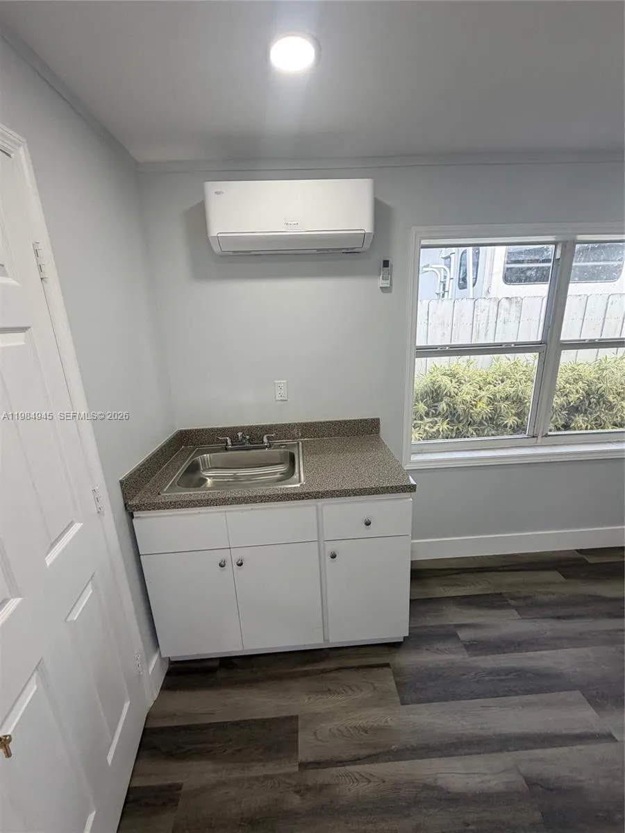 531 NE 58th St #3 Oakland Park, FL 33334