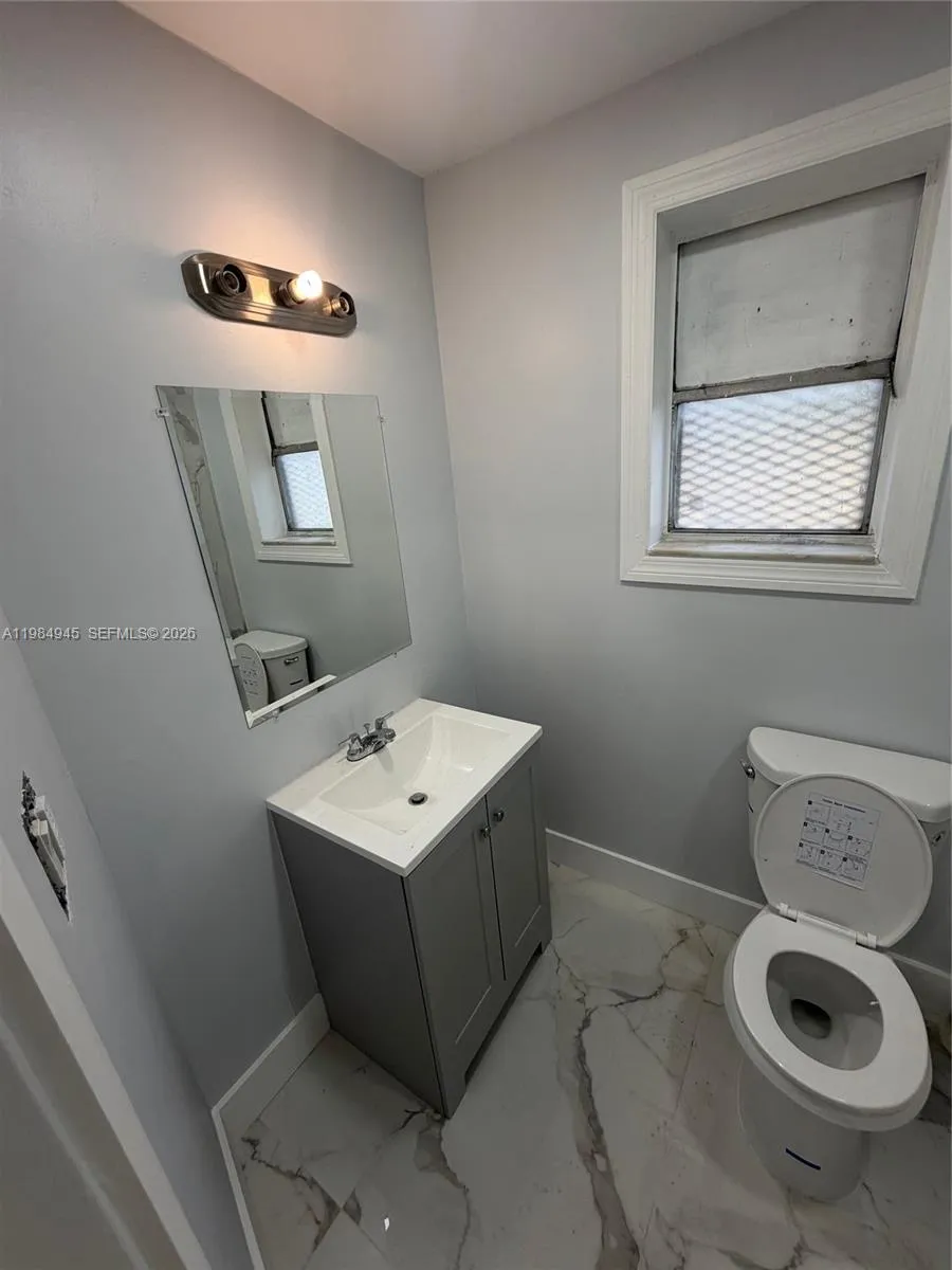 531 NE 58th St #3 Oakland Park, FL 33334