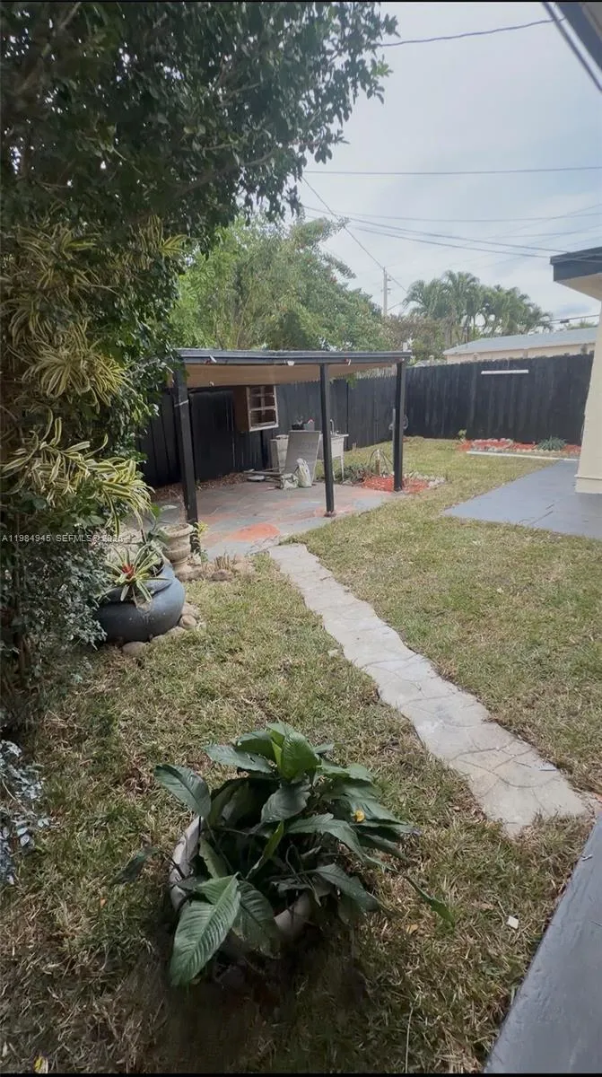 531 NE 58th St #3 Oakland Park, FL 33334