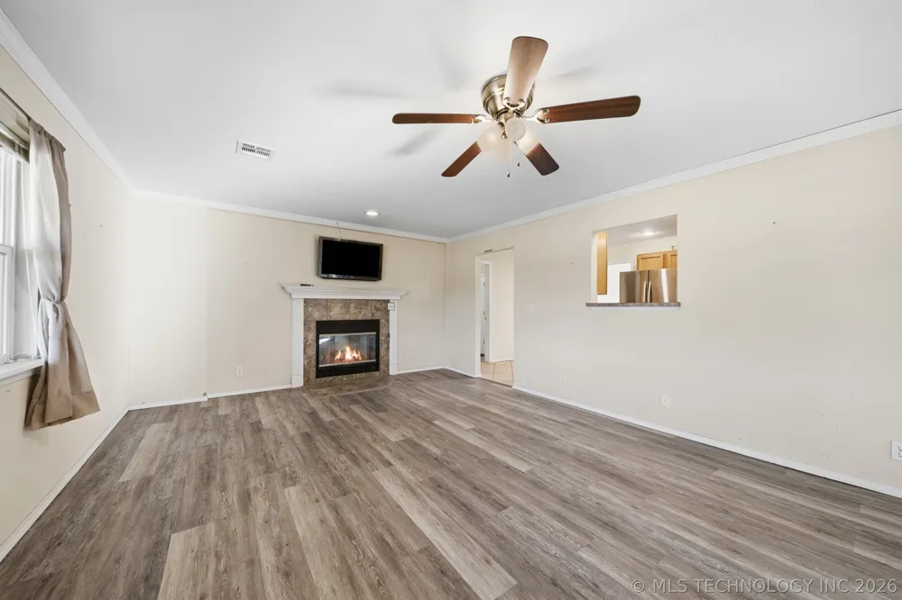 19375 Redbud Drive Catoosa, OK 74015