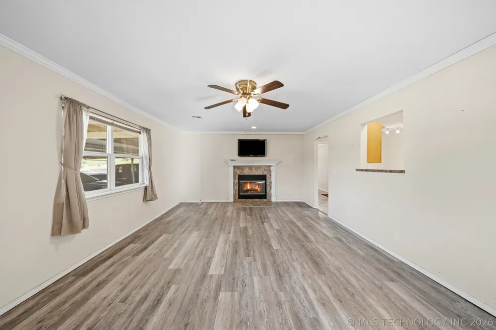 19375 Redbud Drive Catoosa, OK 74015