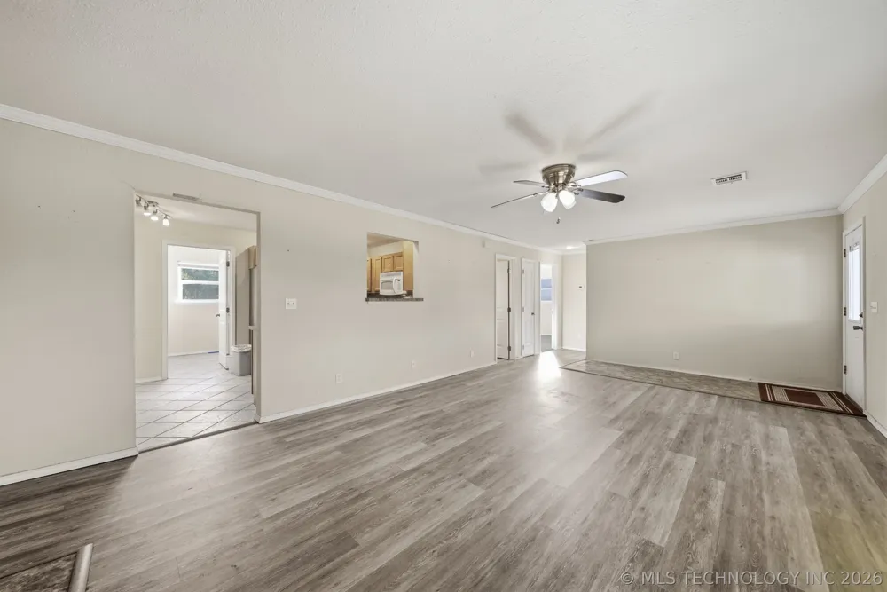 19375 Redbud Drive Catoosa, OK 74015