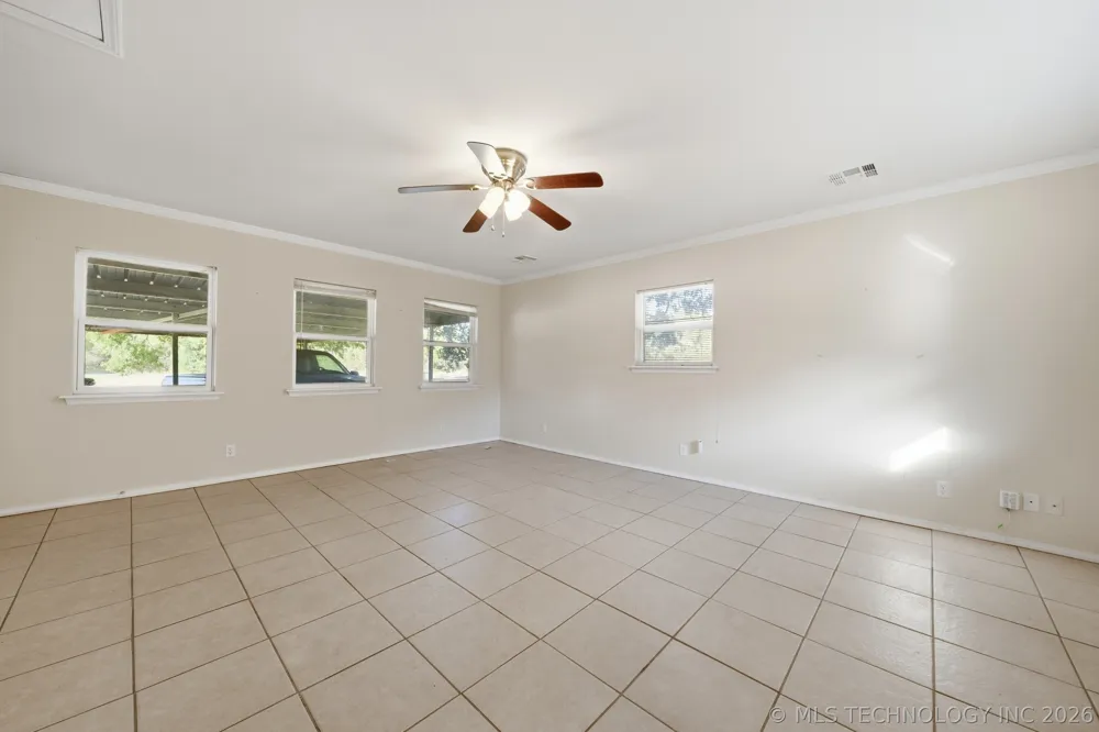 19375 Redbud Drive Catoosa, OK 74015