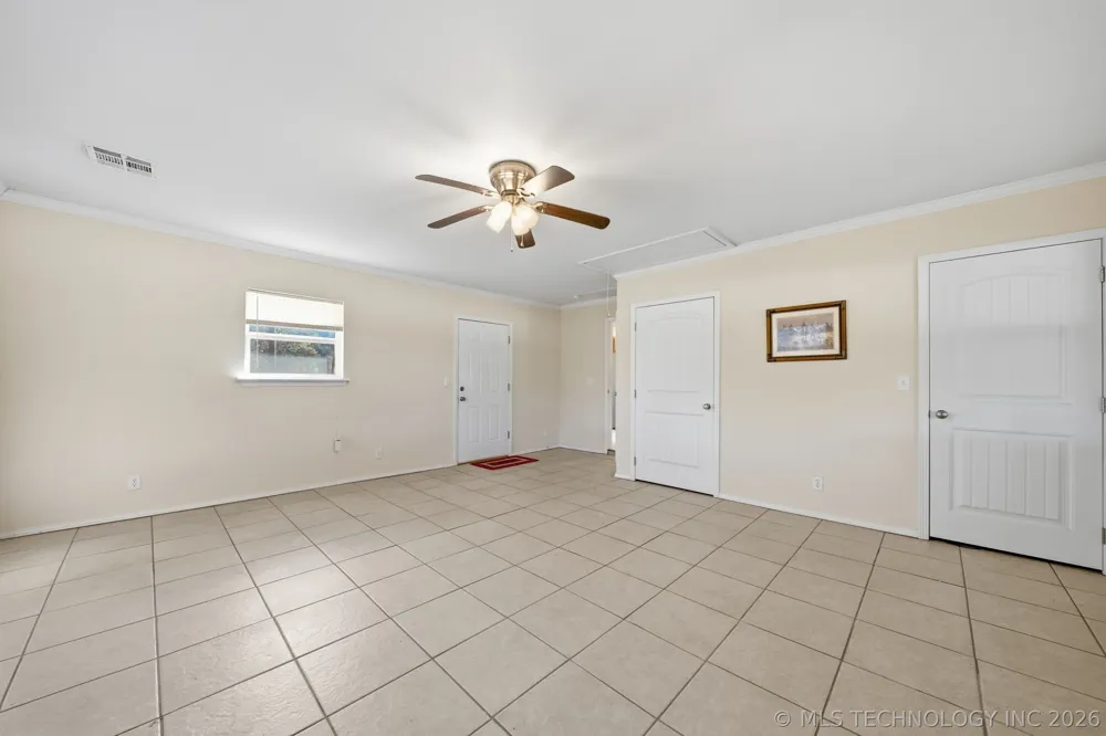 19375 Redbud Drive Catoosa, OK 74015