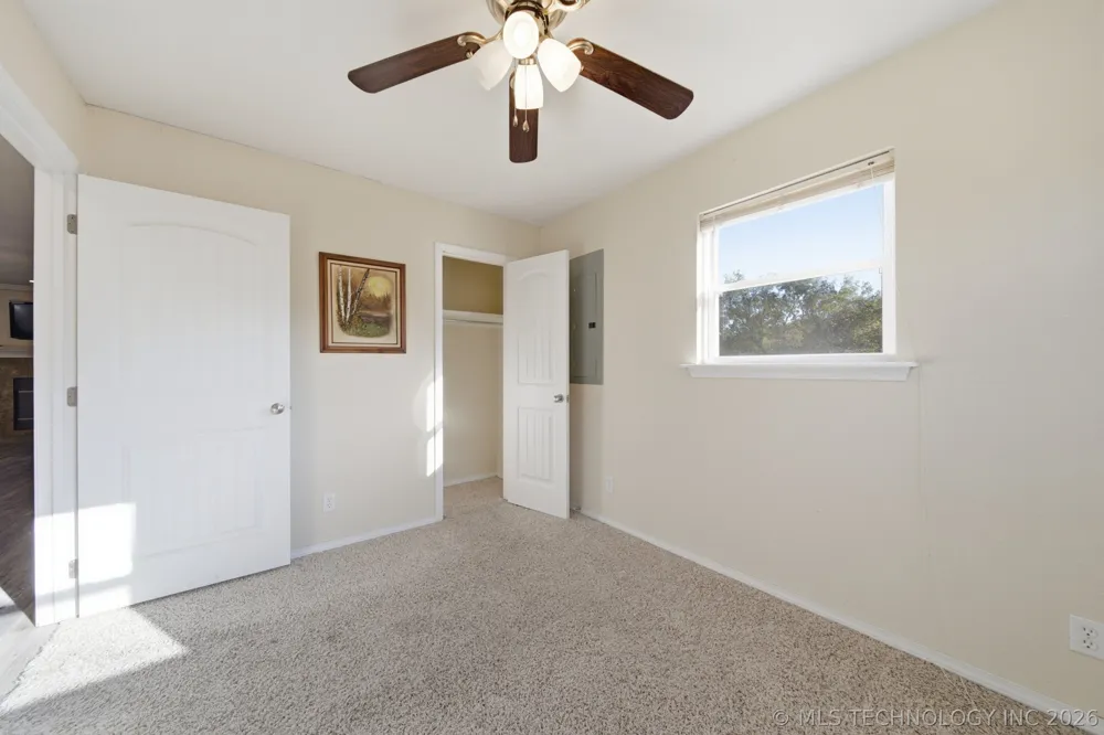 19375 Redbud Drive Catoosa, OK 74015