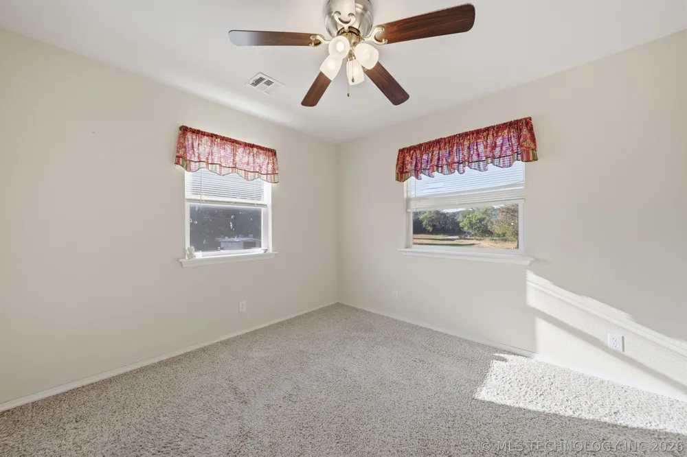 19375 Redbud Drive Catoosa, OK 74015