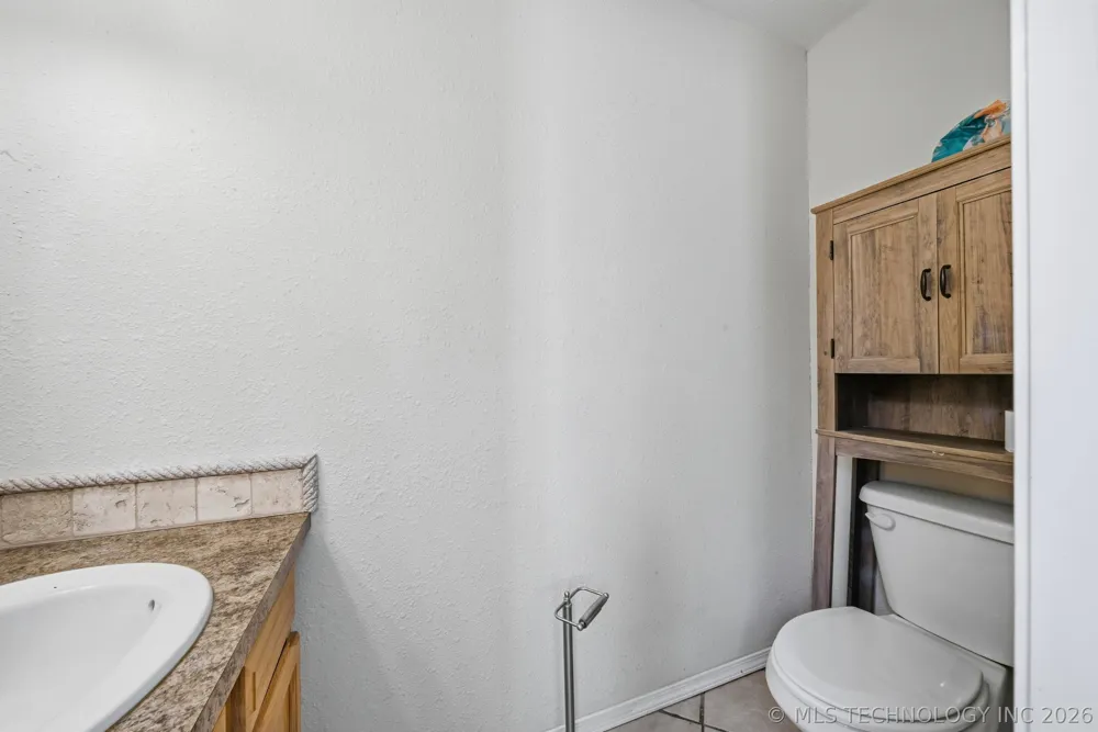 19375 Redbud Drive Catoosa, OK 74015