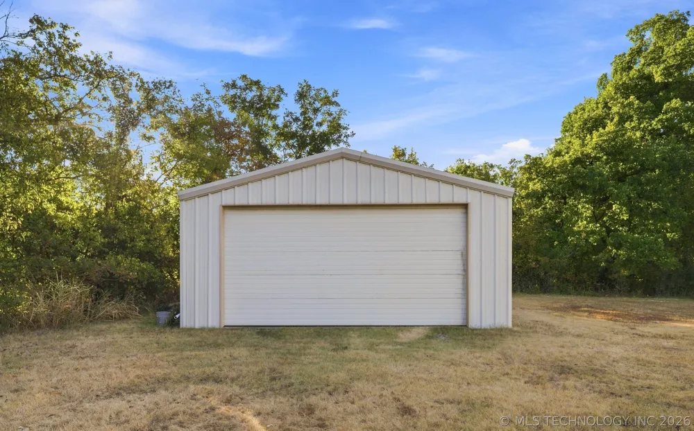 19375 Redbud Drive Catoosa, OK 74015