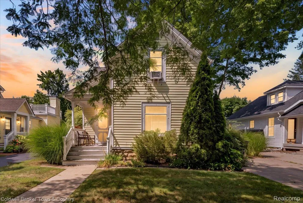 319 Hickory Street Milford Village, MI 48381