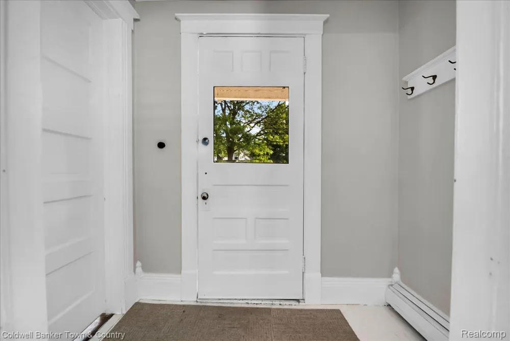 319 Hickory Street Milford Village, MI 48381