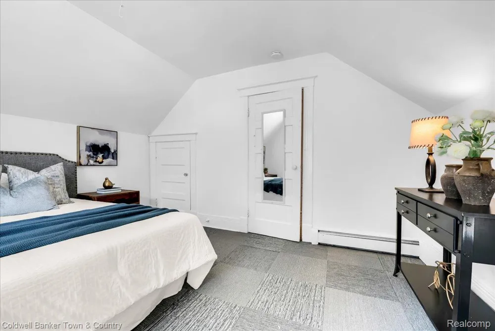 319 Hickory Street Milford Village, MI 48381