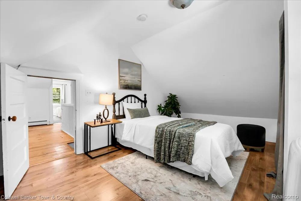 319 Hickory Street Milford Village, MI 48381