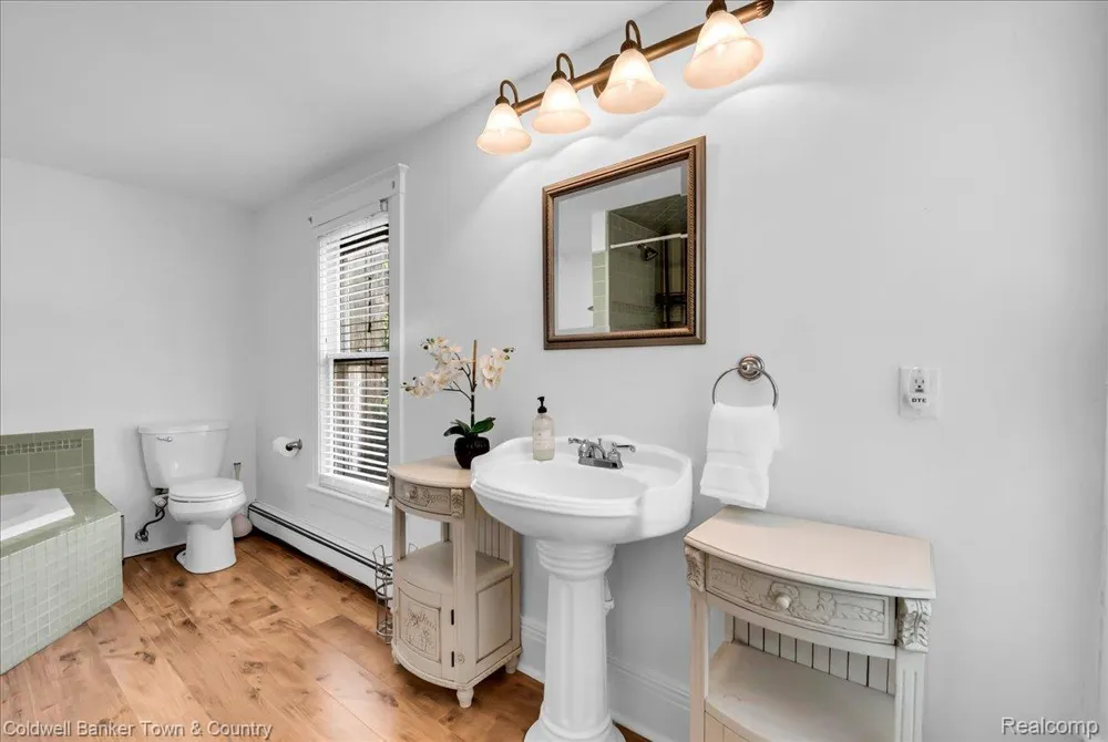319 Hickory Street Milford Village, MI 48381