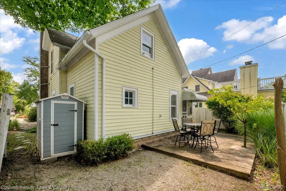319 Hickory Street Milford Village, MI 48381