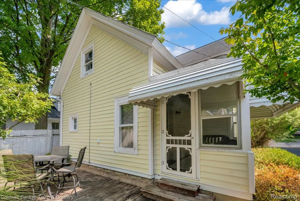 319 Hickory Street Milford Village, MI 48381