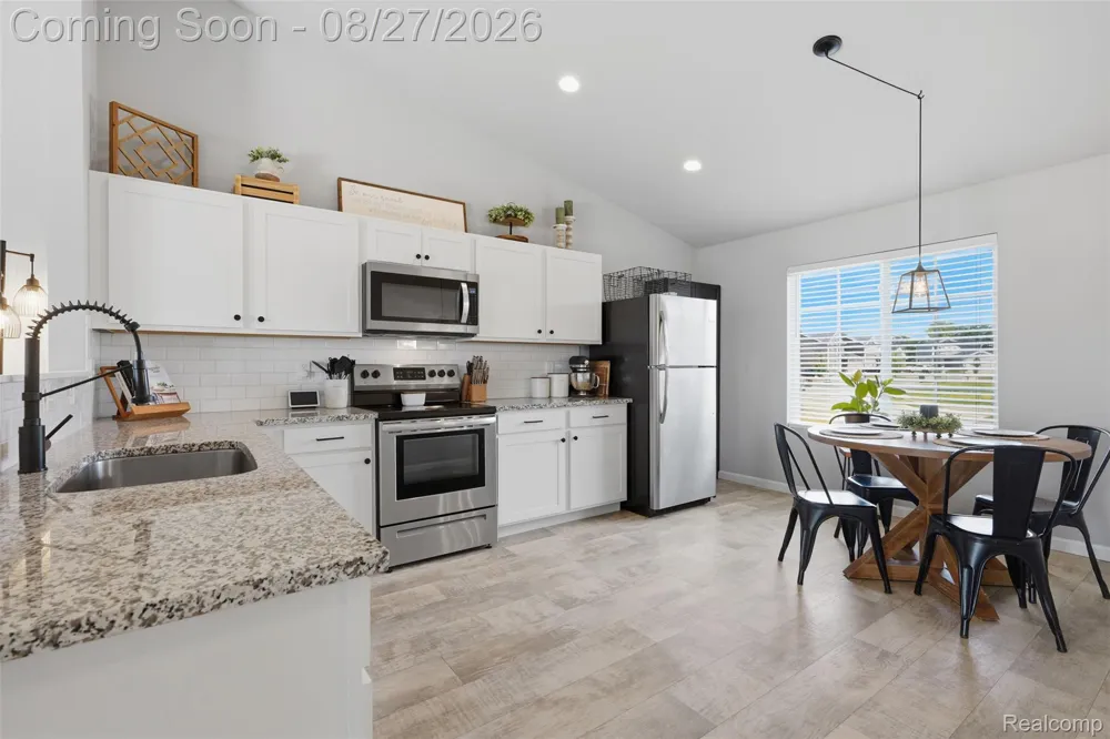 3051 Ivywood Circle Howell Township, MI 48855