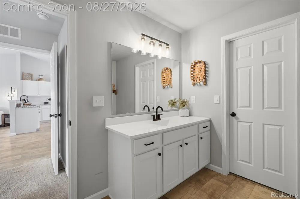 3051 Ivywood Circle Howell Township, MI 48855