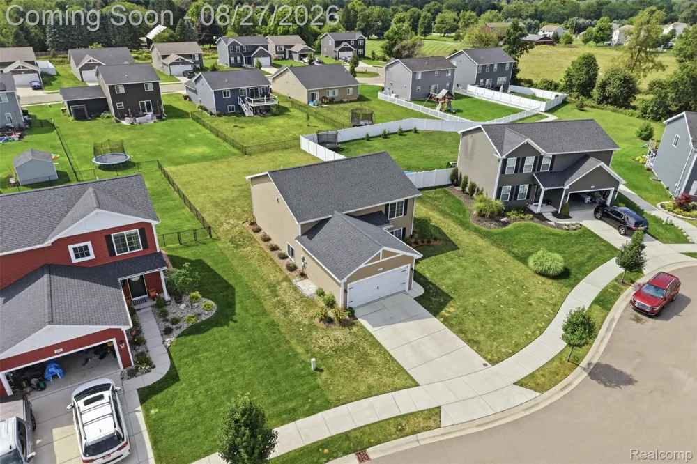 3051 Ivywood Circle Howell Township, MI 48855