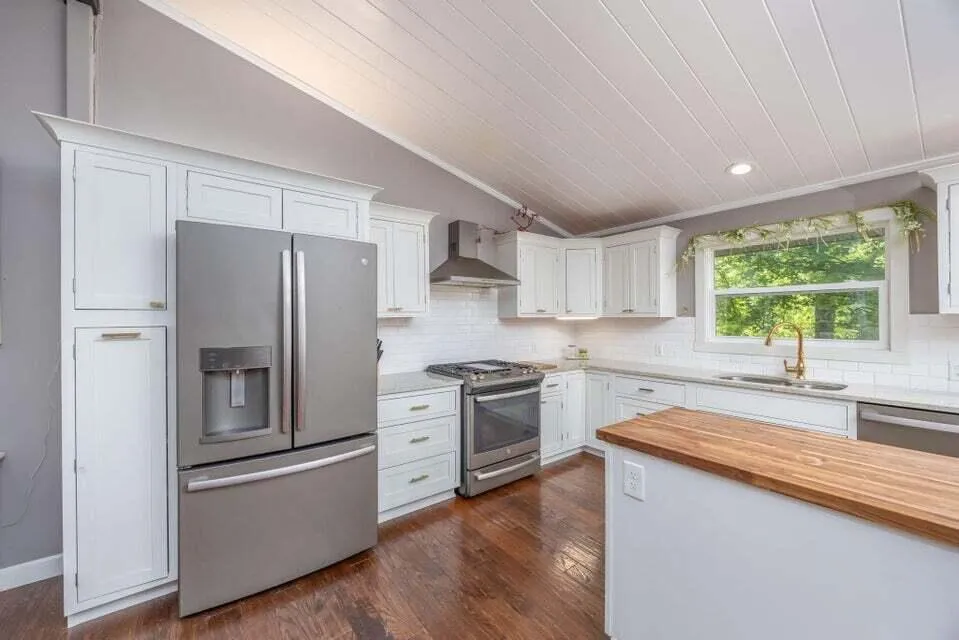 14160 Oak Hollow Drive Big Rapids Charter Township, MI 49307
