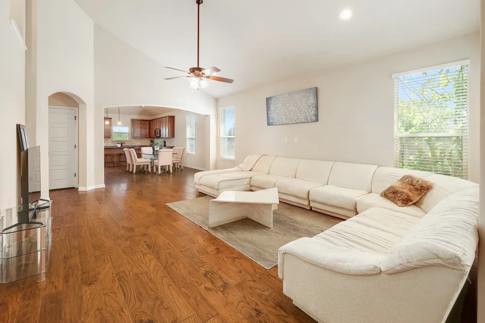 16200 Cantania Cove Pflugerville, TX 78660