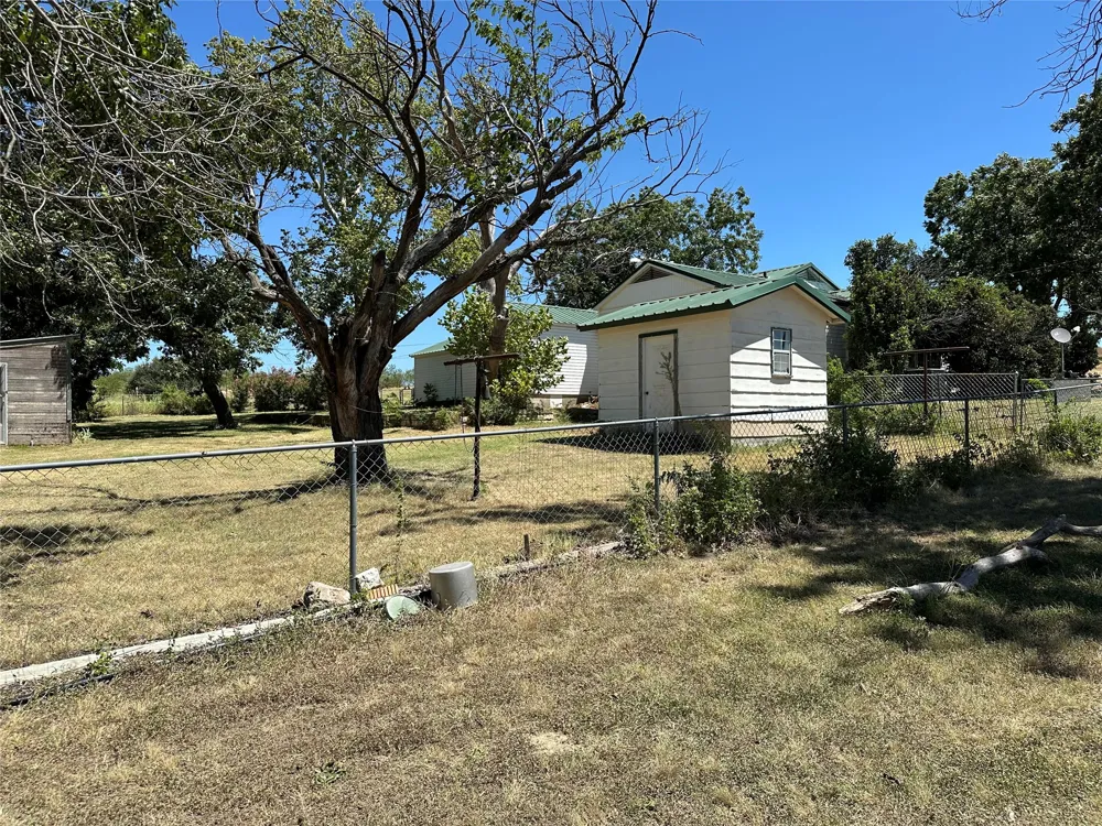 1001 Highway 36 Comanche, TX 76442