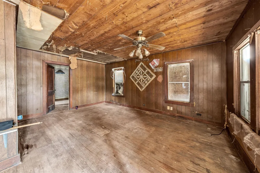 905 Frances Street Terrell, TX 75160