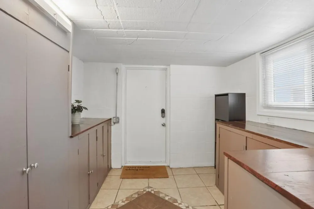 980 Brookdale Drive East Point, GA 30344
