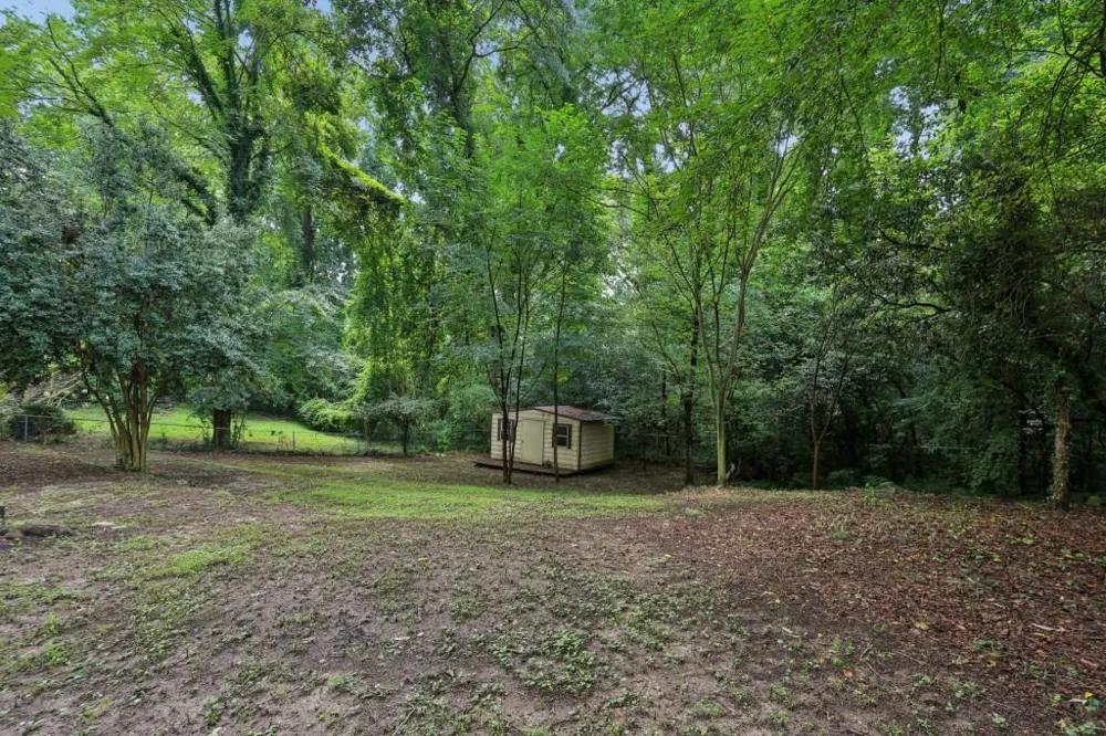 980 Brookdale Drive East Point, GA 30344