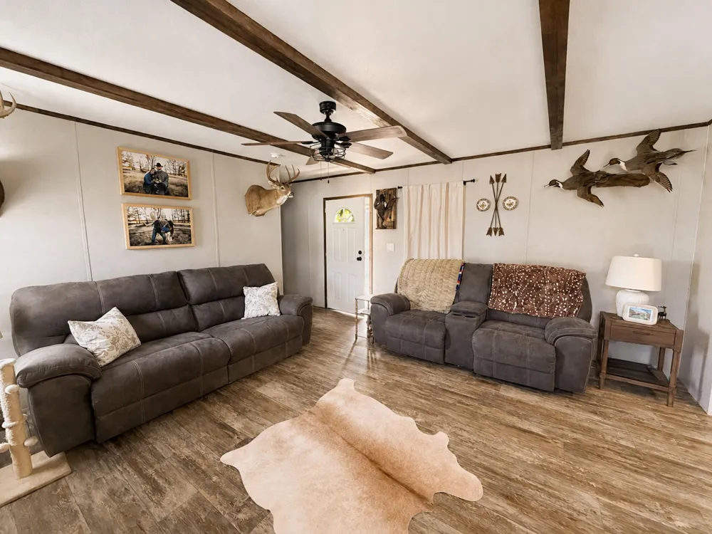 814 County Road 642 Buna, TX 77612
