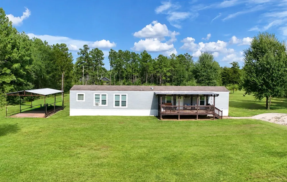 814 County Road 642 Buna, TX 77612