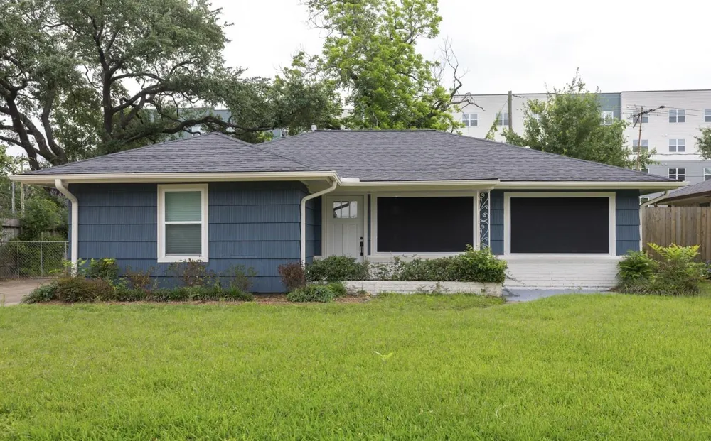 811 Sara Rose Street Houston, TX 77018