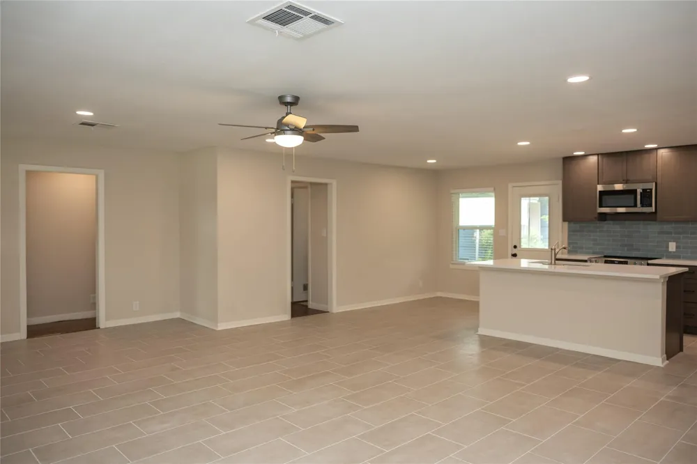 811 Sara Rose Street Houston, TX 77018