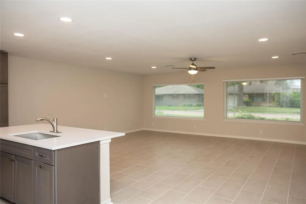 811 Sara Rose Street Houston, TX 77018