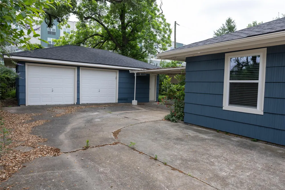 811 Sara Rose Street Houston, TX 77018